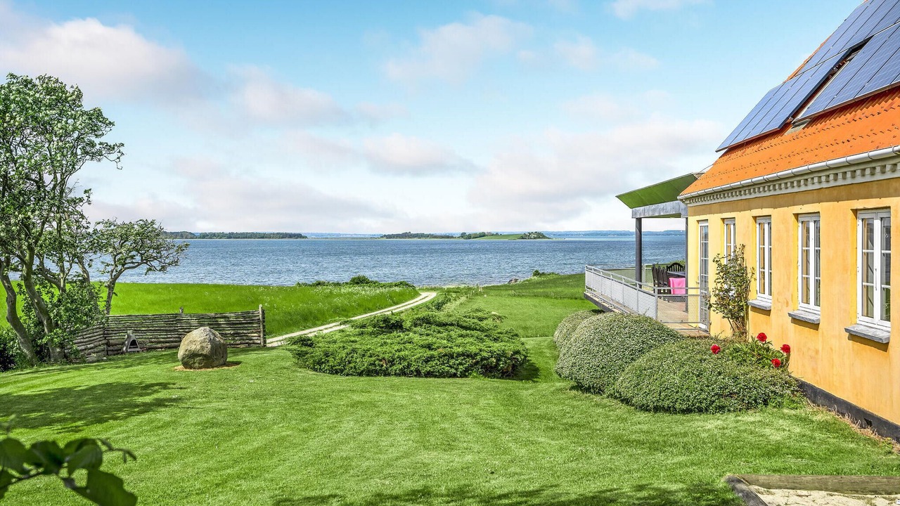 Photo of Others in Knebel