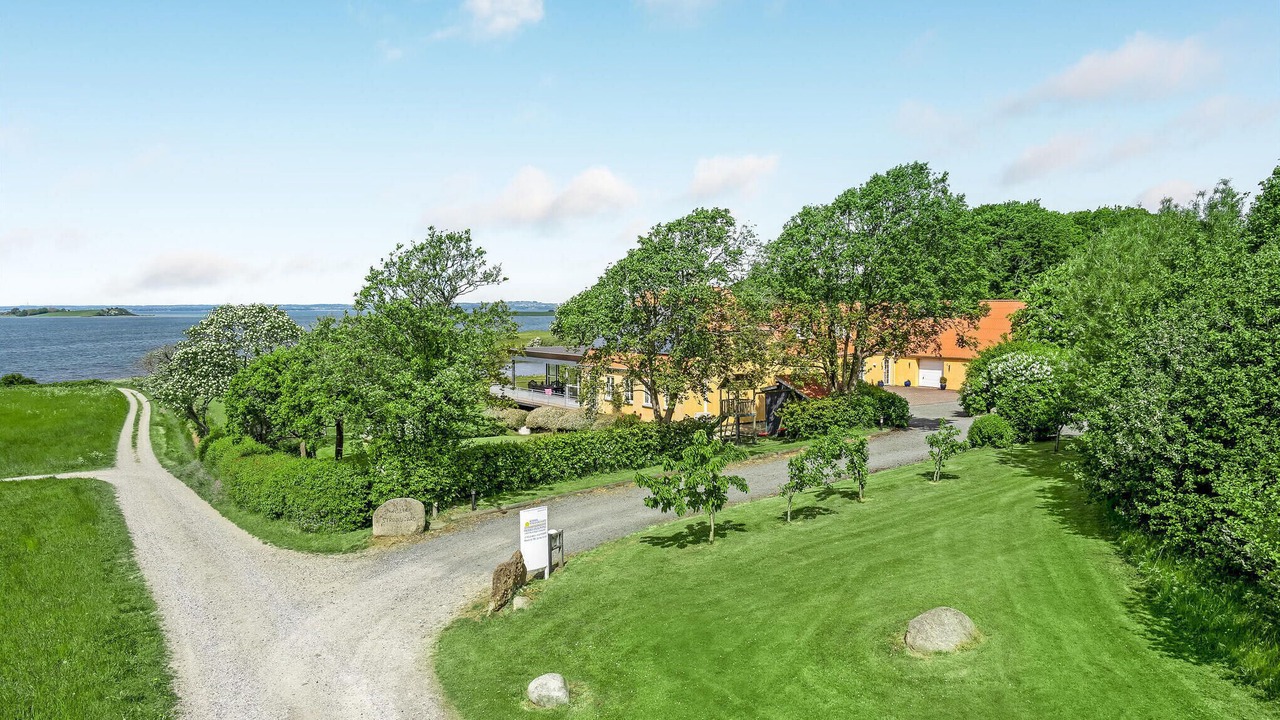 Photo of Others in Knebel