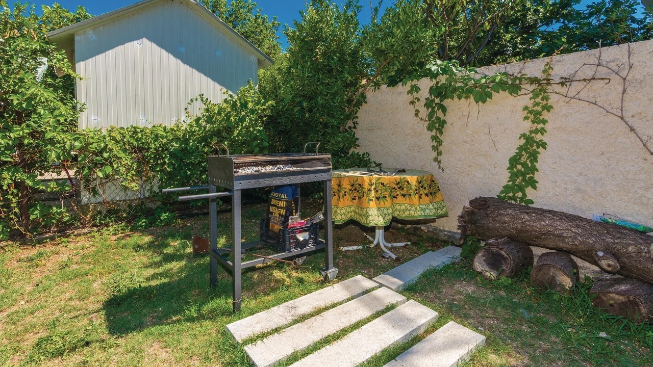 Photo of Outdoor in Nin