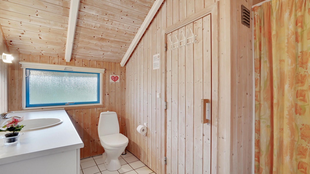 Photo of Bathroom in Haurvig
