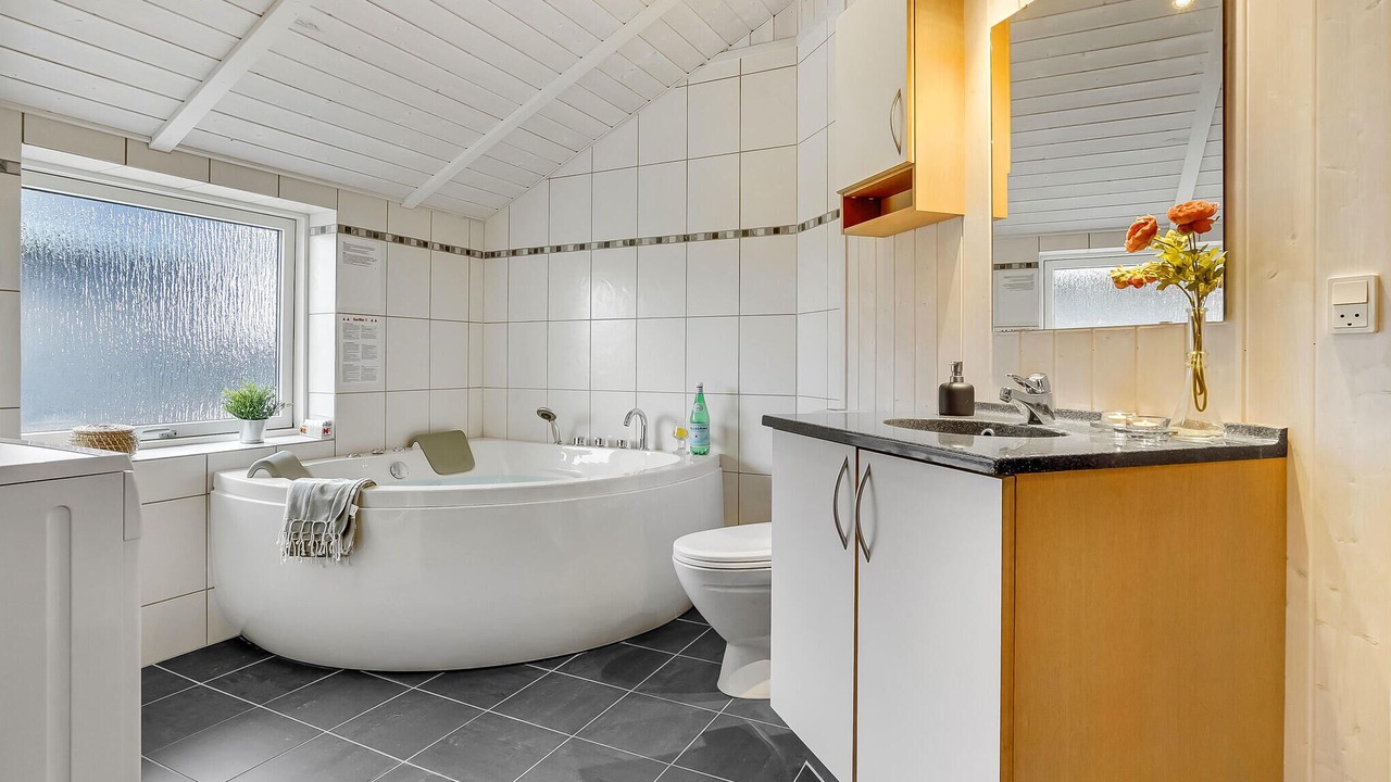 Photo of Bathroom in Flovt Strand