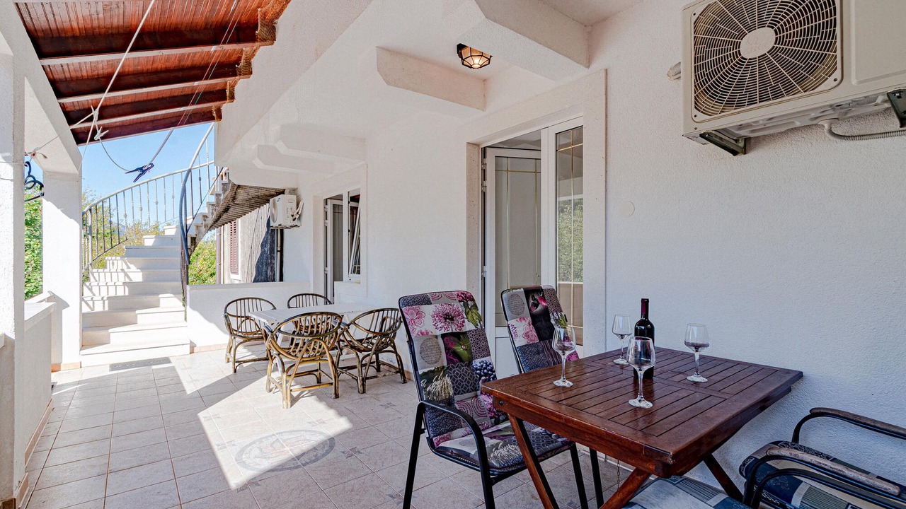 Photo of Patio Balcony in Broce