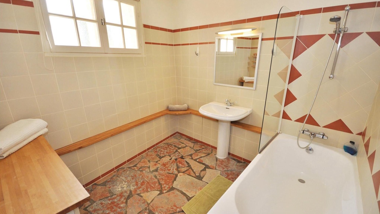 Photo of Bathroom in Murviel-les-Beziers