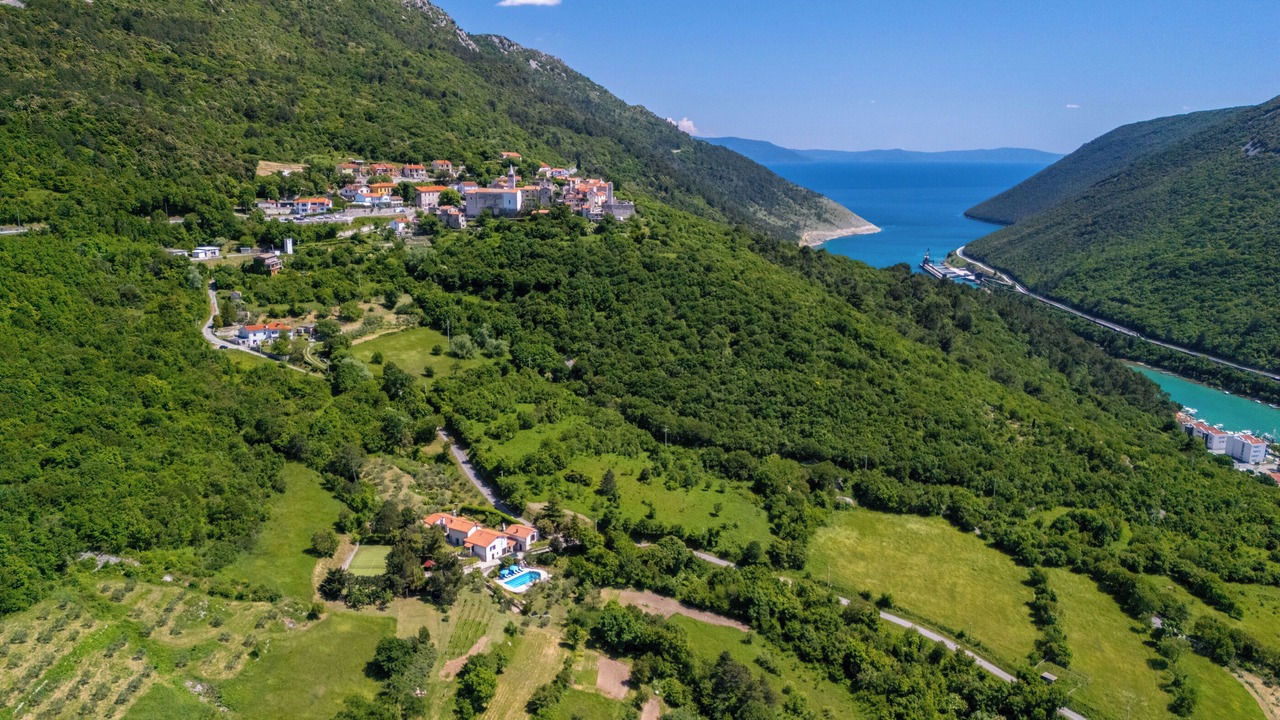 Photo of Outdoor in Plomin