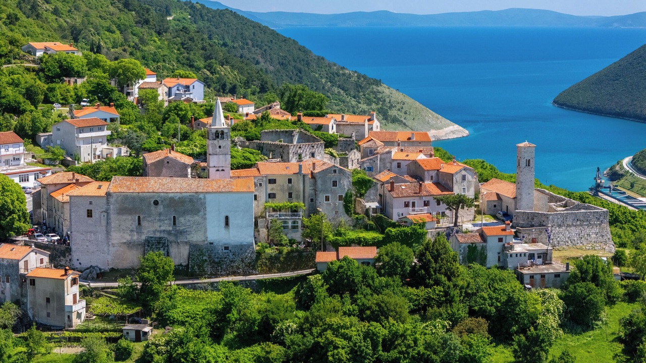 Photo of Outdoor in Plomin