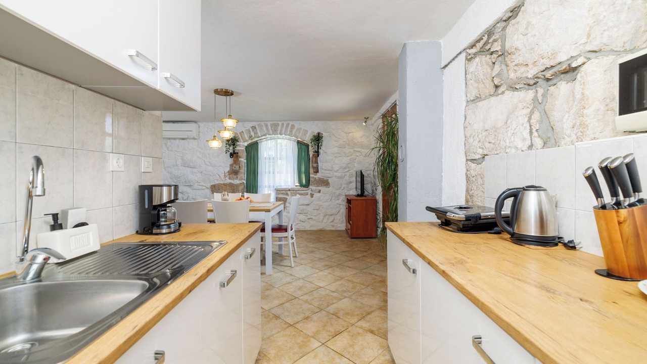 Photo of Kitchen in Plomin