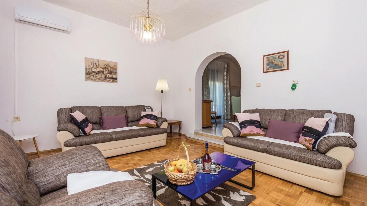 Photo of Bedroom in Sarsoni