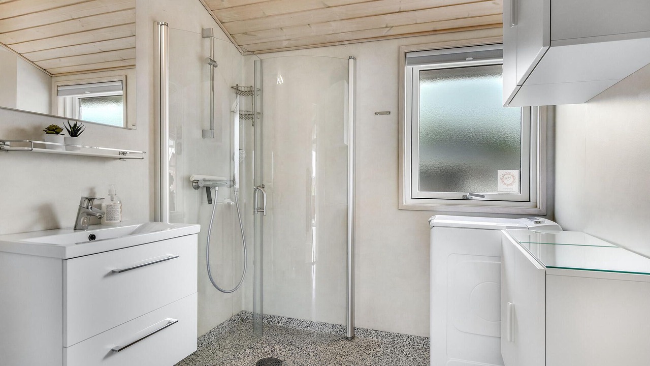 Photo of Bathroom in Mommark Strand