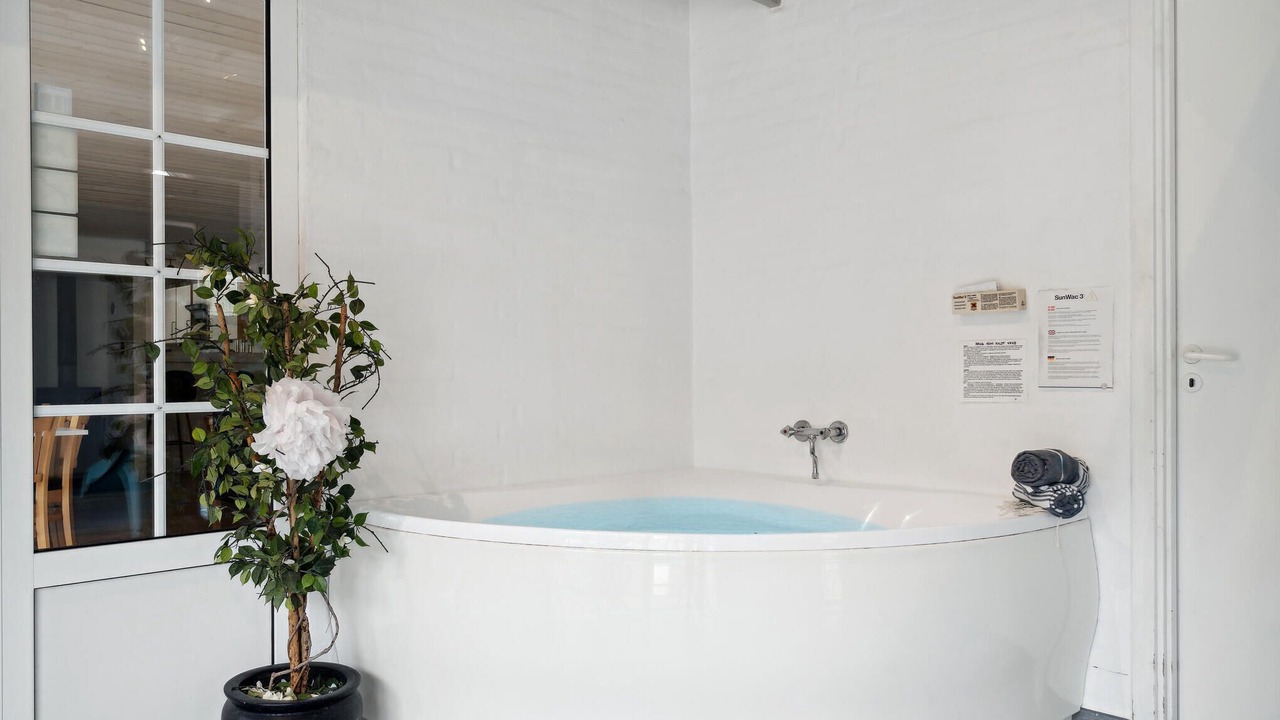 Photo of Bathroom in Øby
