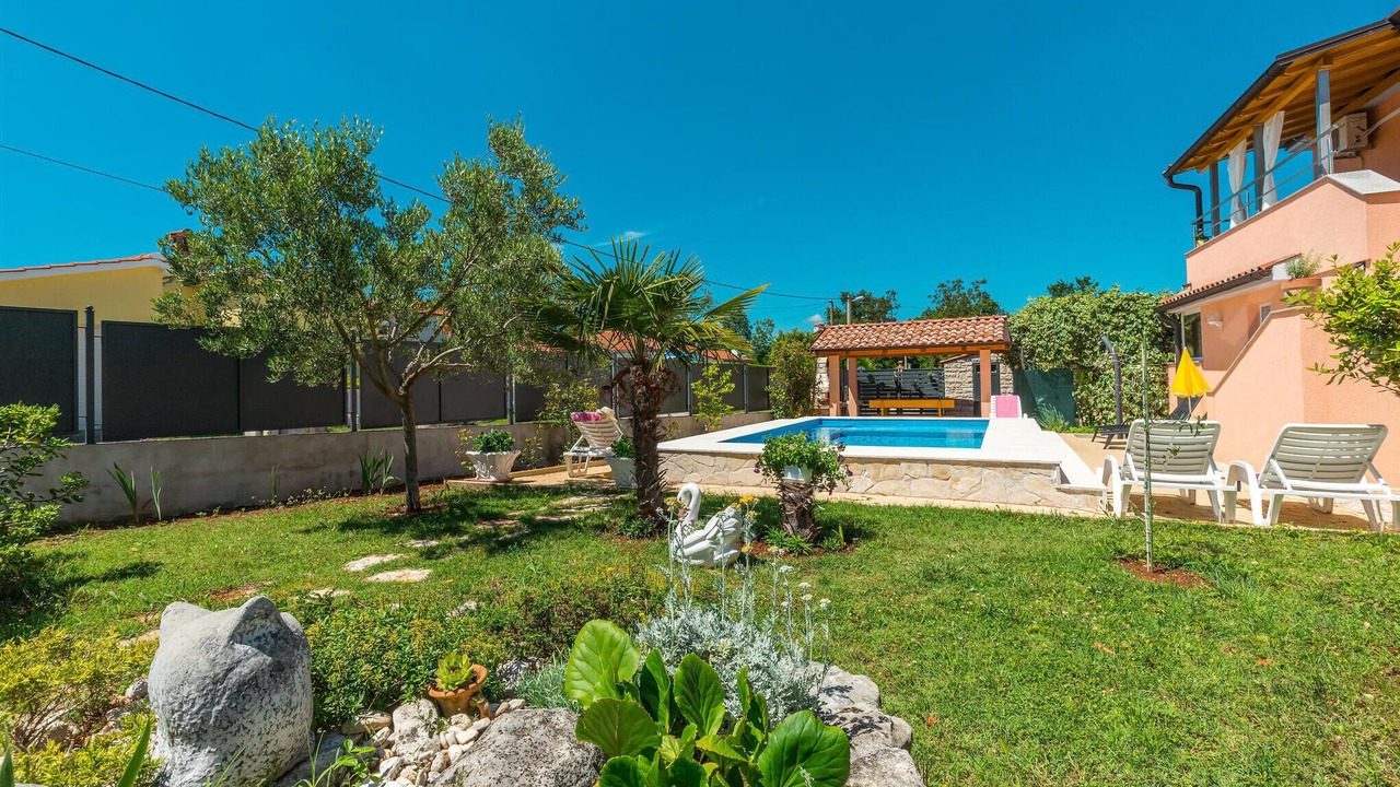 Photo of Outdoor in Zbandaj