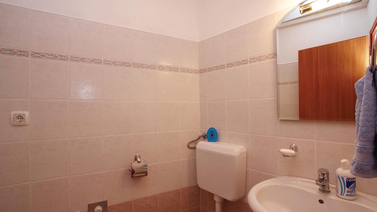 Photo of Bathroom in Plomin