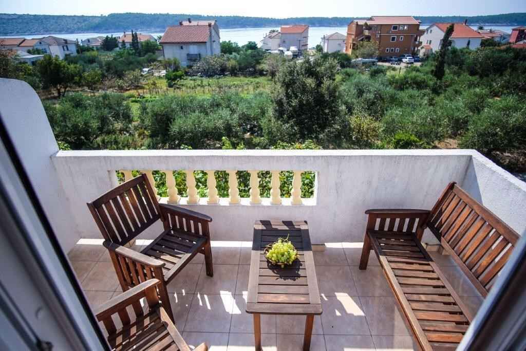 Photo of Patio Balcony in Barbat na Rabu
