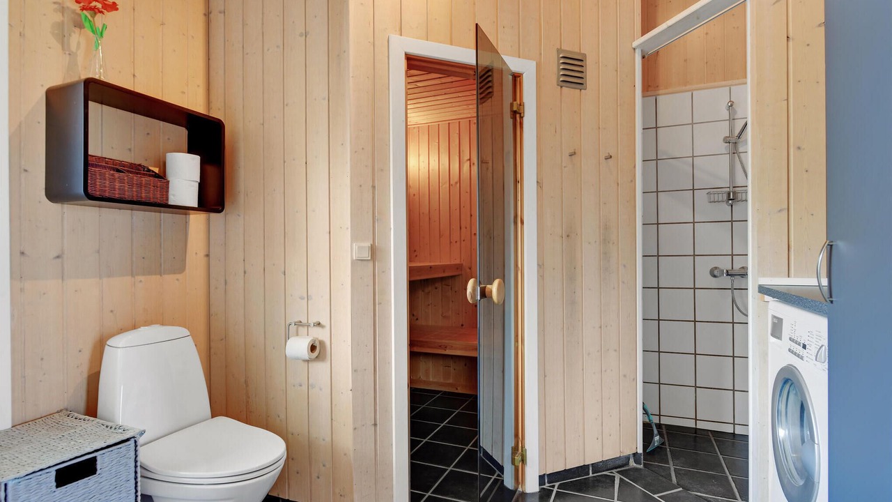 Photo of Bathroom in Mommark Strand