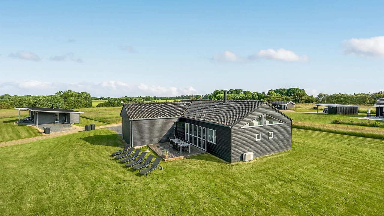 Photo of Others in Arø