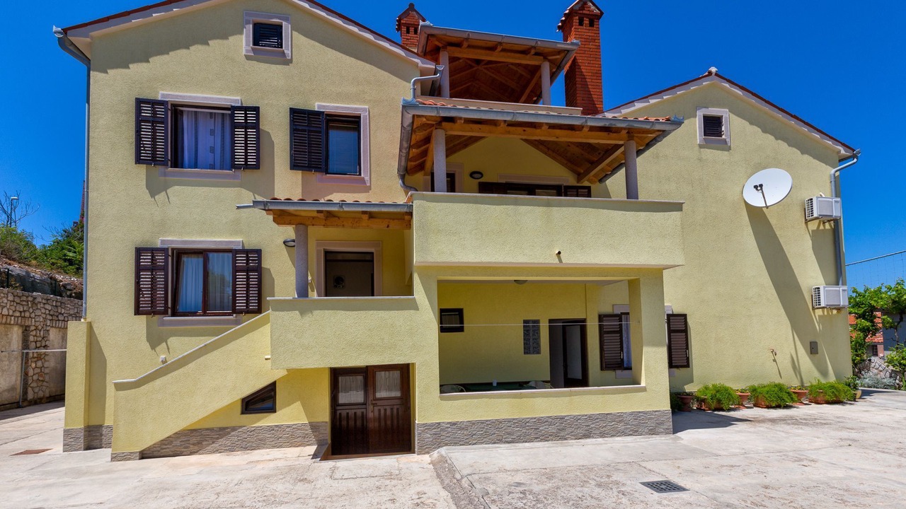 Photo of Outdoor in Cove Murtar