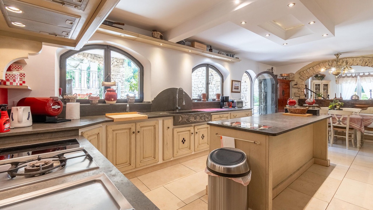 Photo of Others in Orgon