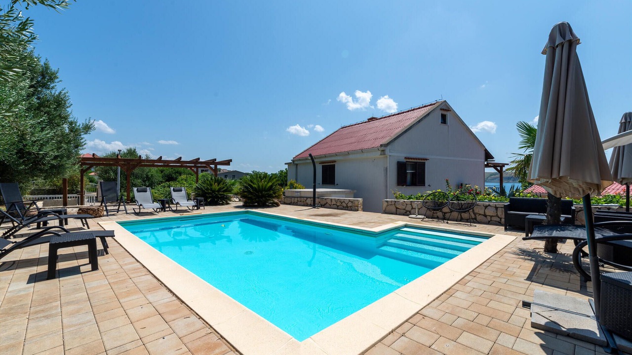 Photo of Outdoor in Rtina