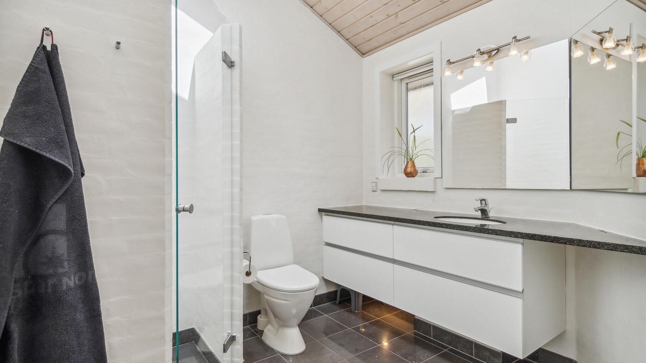 Photo of Bathroom in Skram