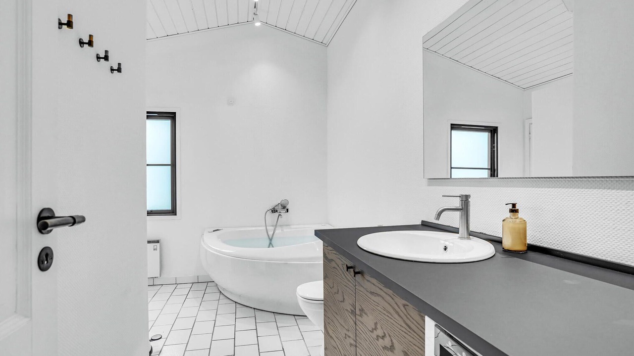 Photo of Bathroom in Aalbaek