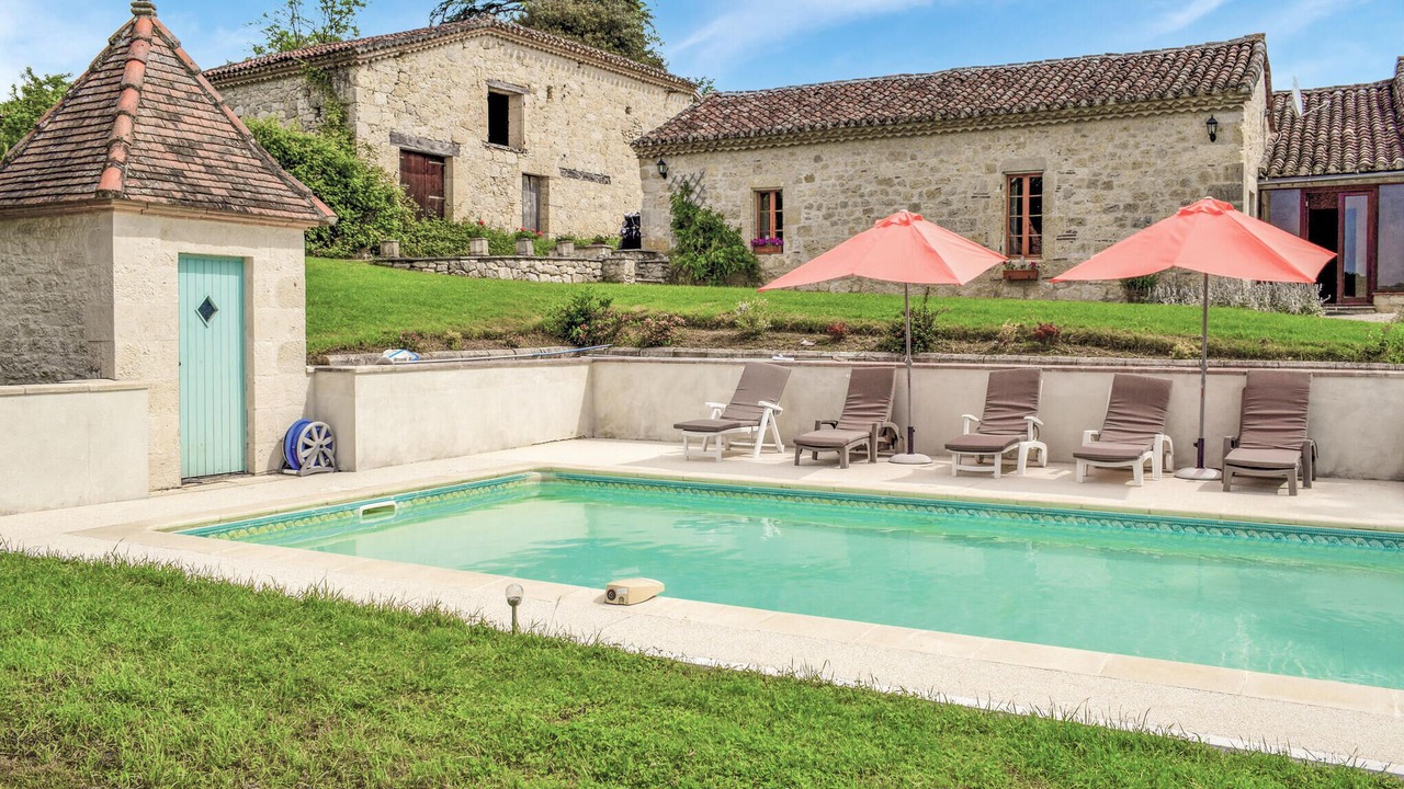 Photo of Outdoor in Bon-Encontre