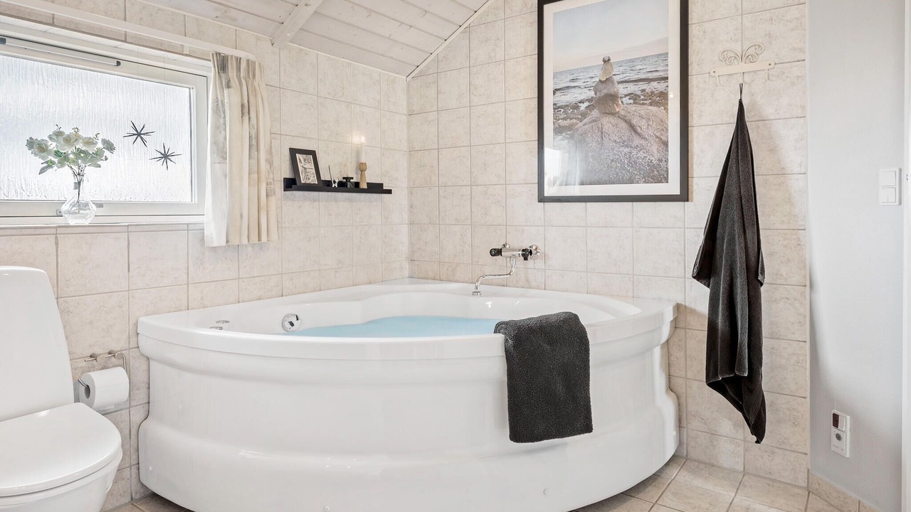 Photo of Bathroom in Flovt Strand