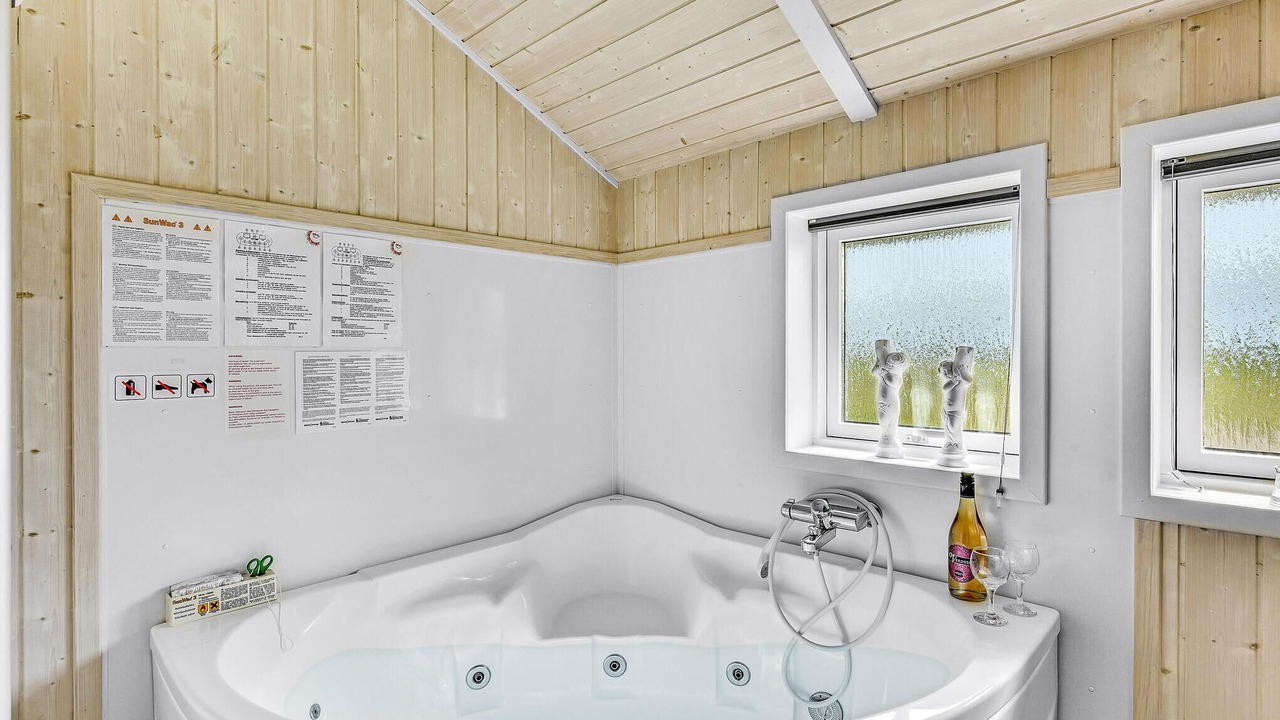 Photo of Bathroom in Houvig