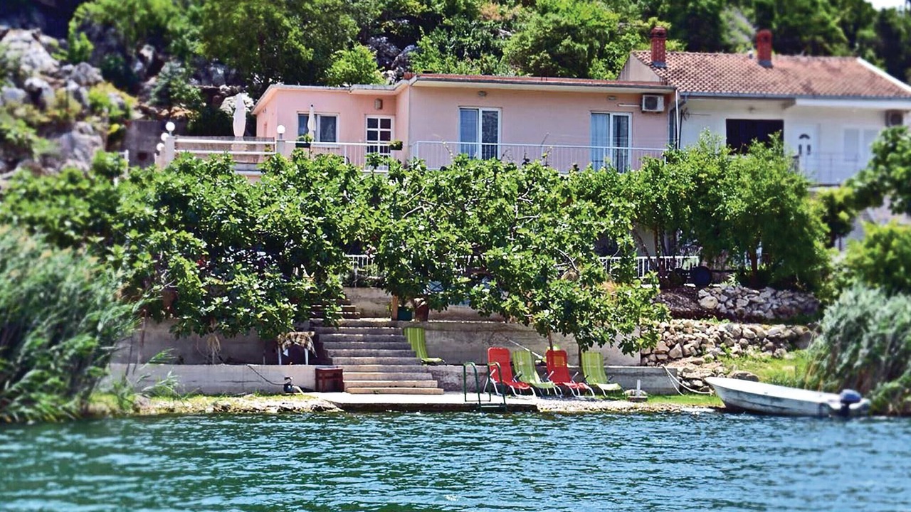 Photo of Others in Ploce