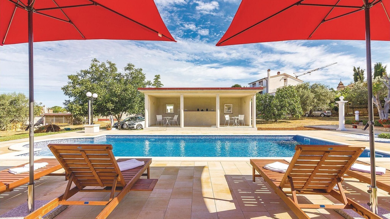 Photo of Outdoor in Peroj