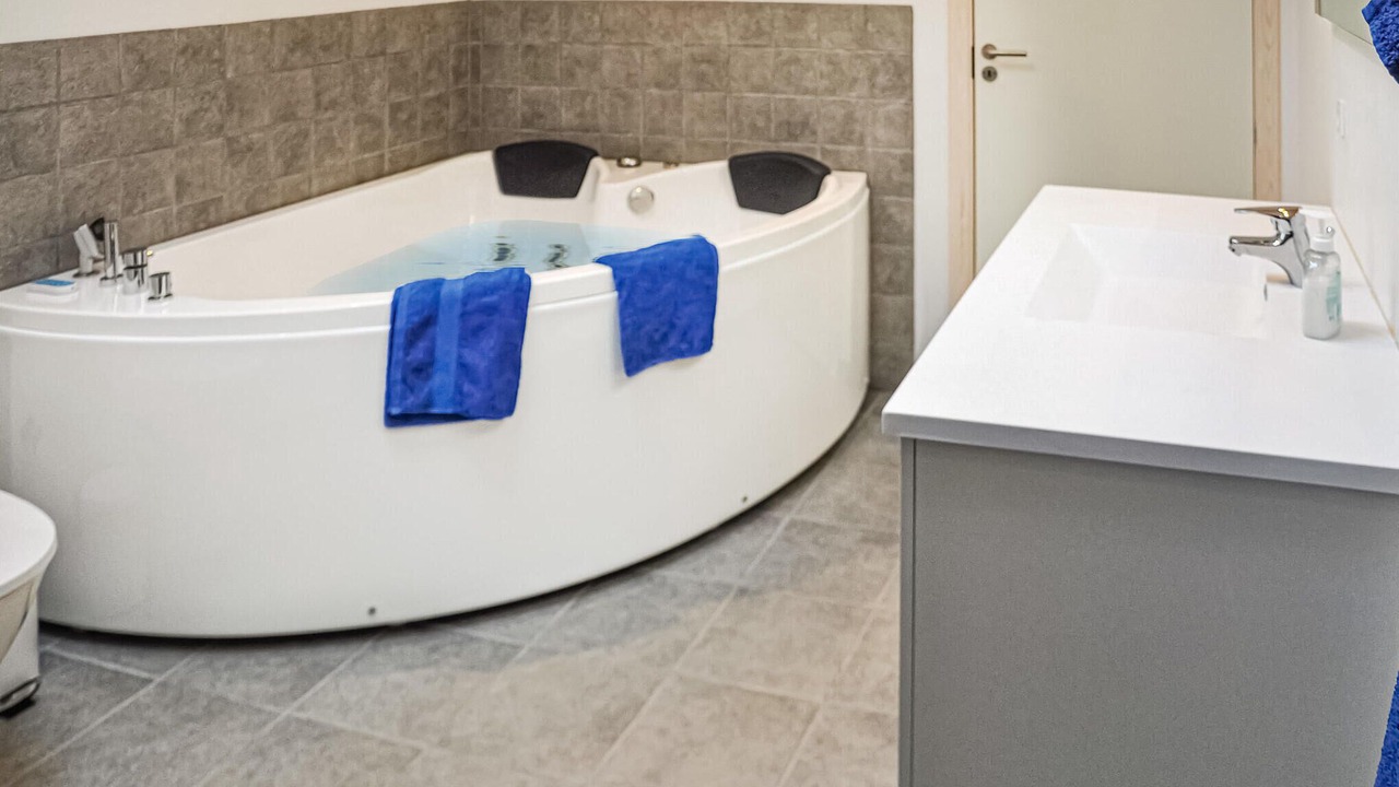 Photo of Bathroom in Mommark Strand