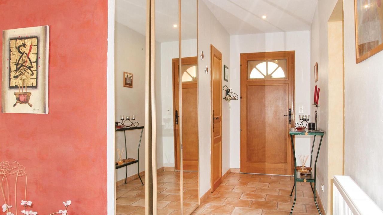 Photo of Others in Goult