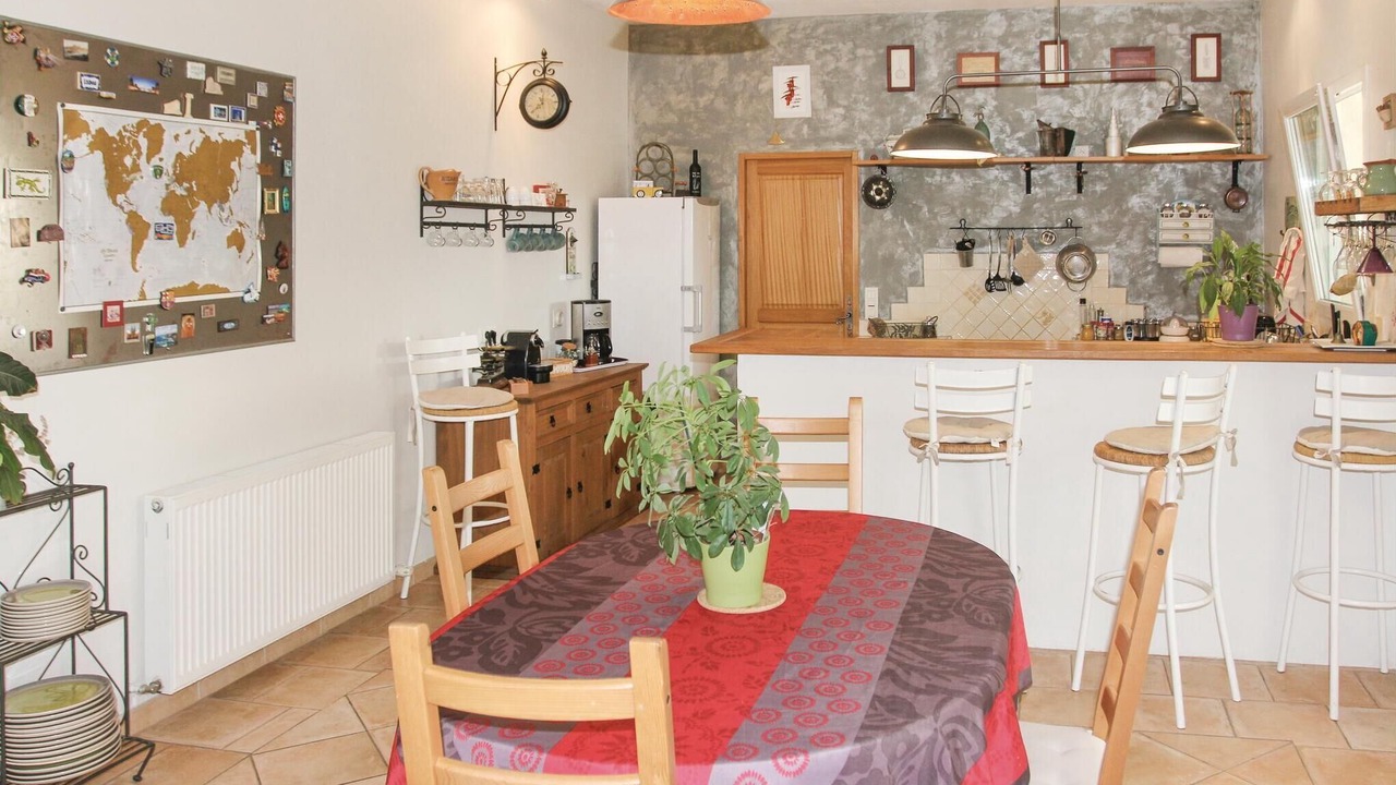 Photo of Others in Goult