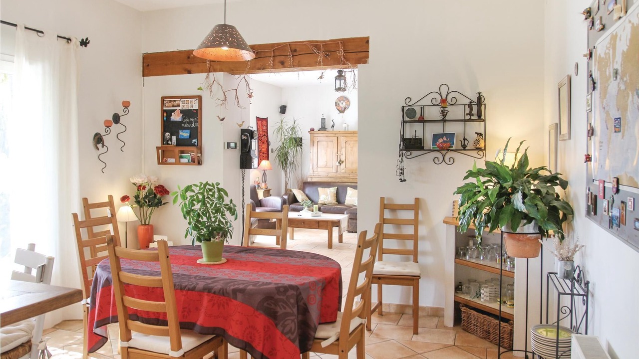 Photo of Others in Goult