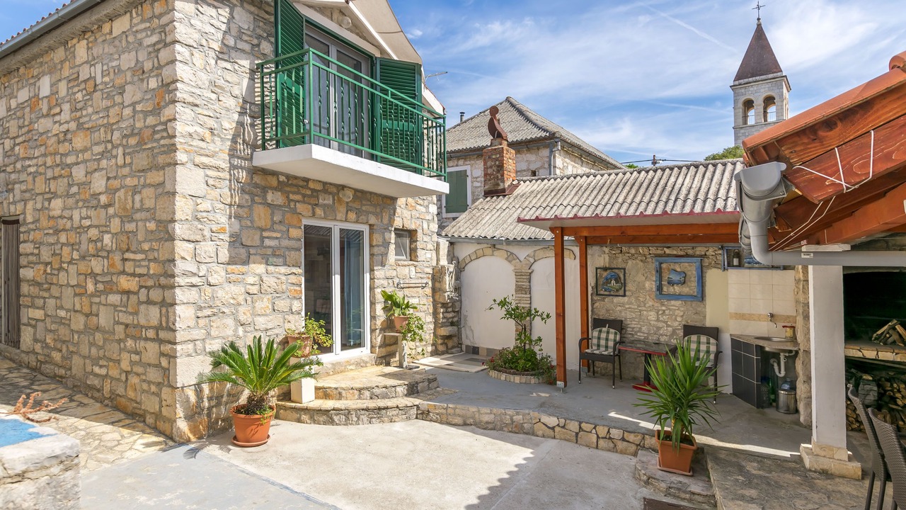 Photo of Patio Balcony in Grohote