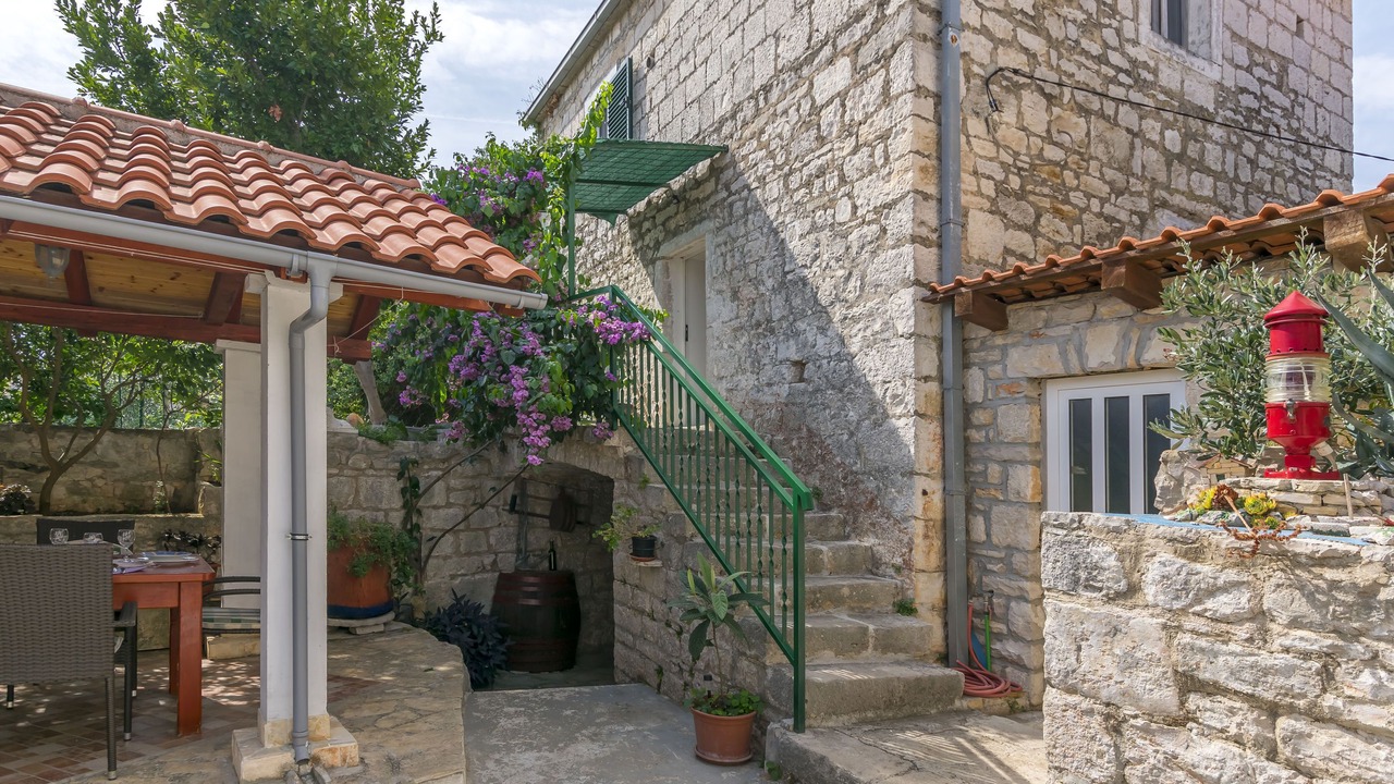 Photo of Patio Balcony in Grohote