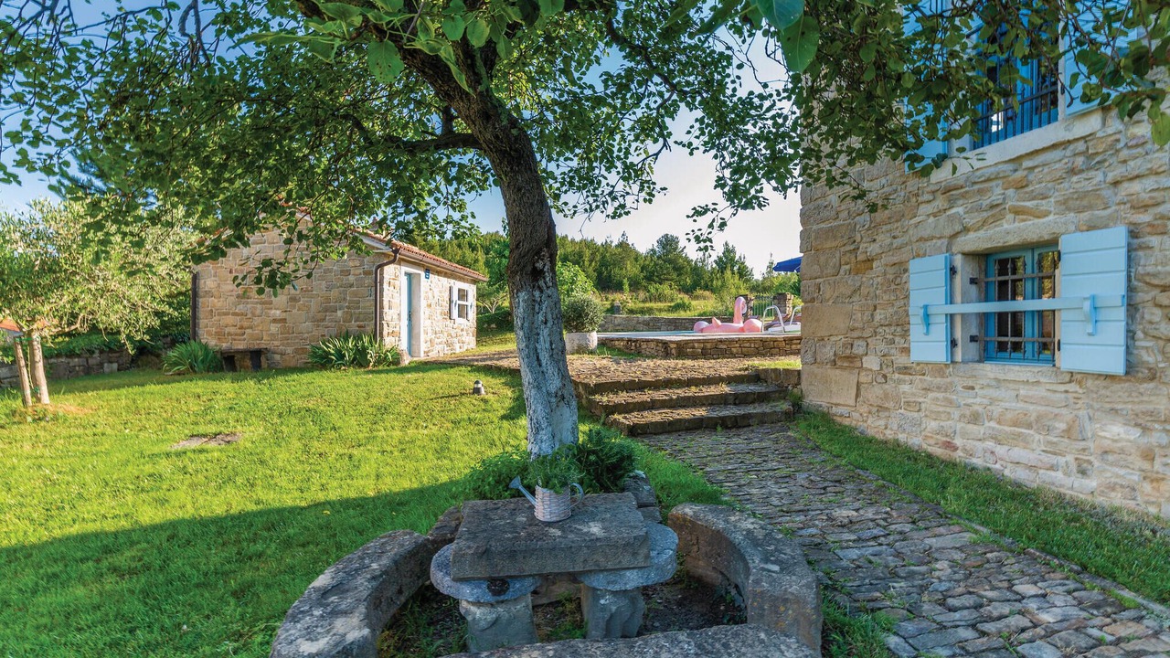 Photo of Outdoor in Kostanjica