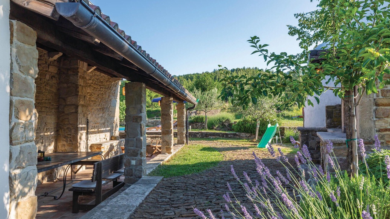 Photo of Outdoor in Kostanjica