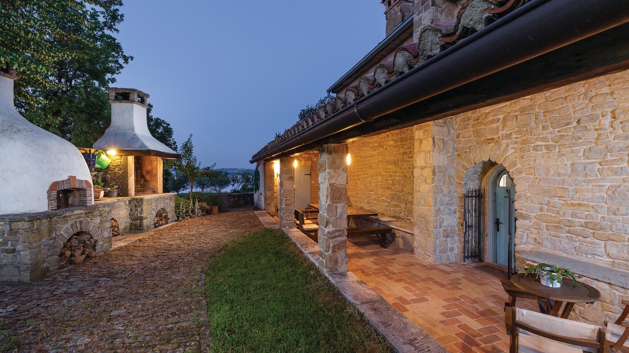Photo of Outdoor in Kostanjica