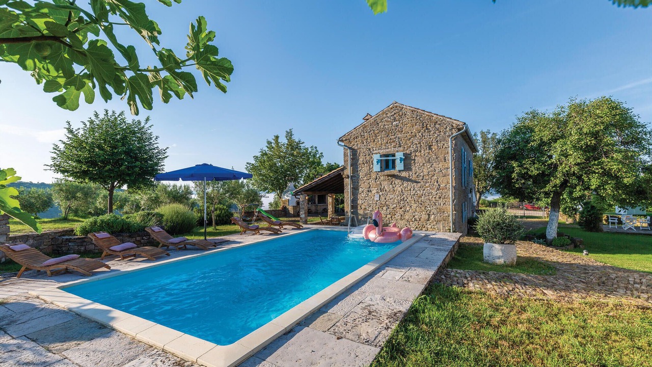 Photo of Outdoor in Kostanjica