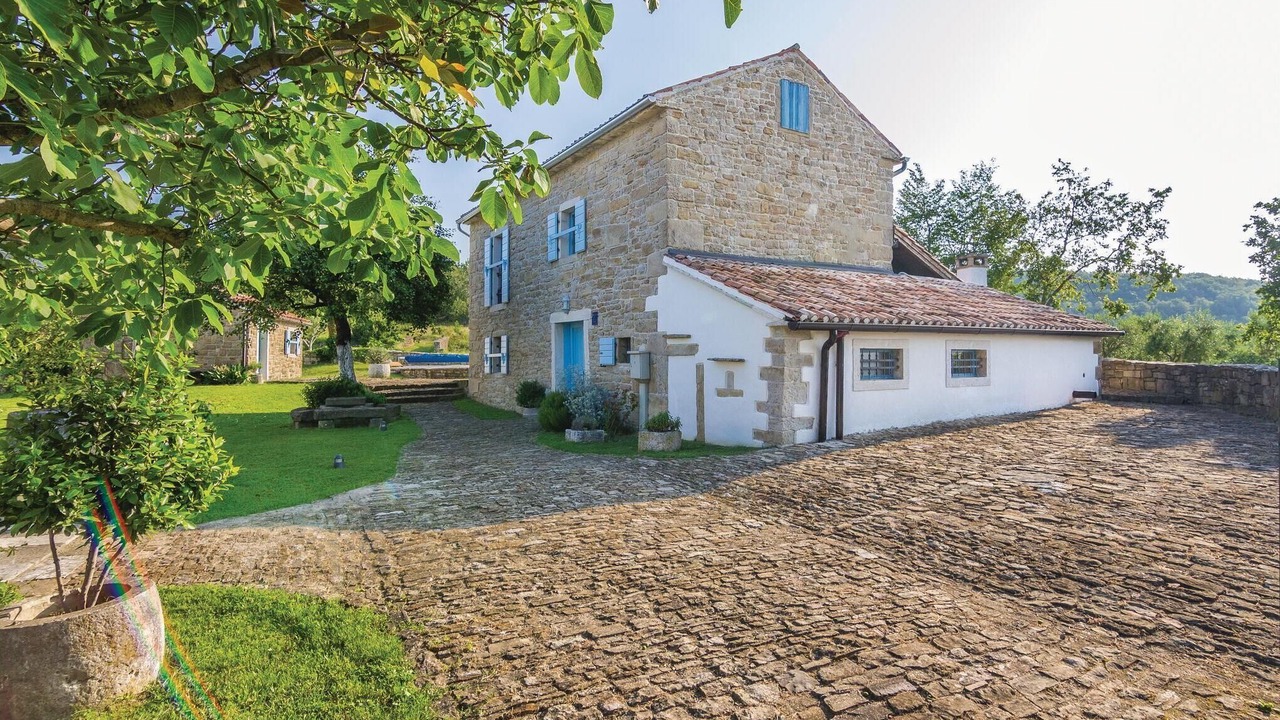 Photo of Outdoor in Kostanjica