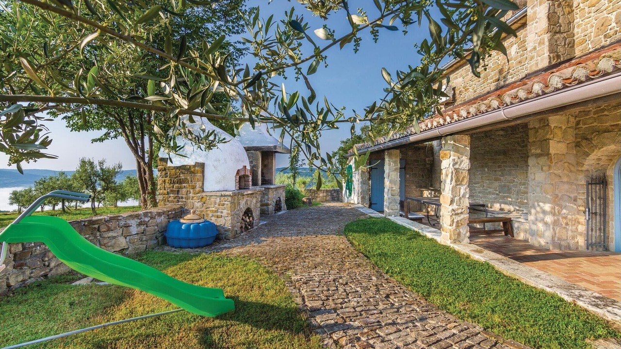 Photo of Outdoor in Kostanjica