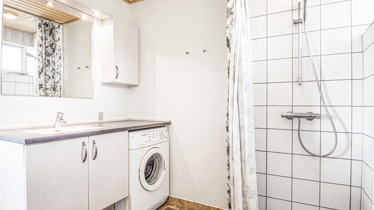Photo of Bathroom in Hov