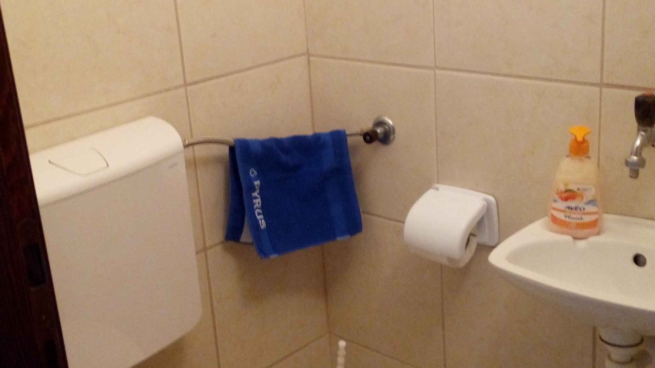 Photo of Bathroom in Petrcane