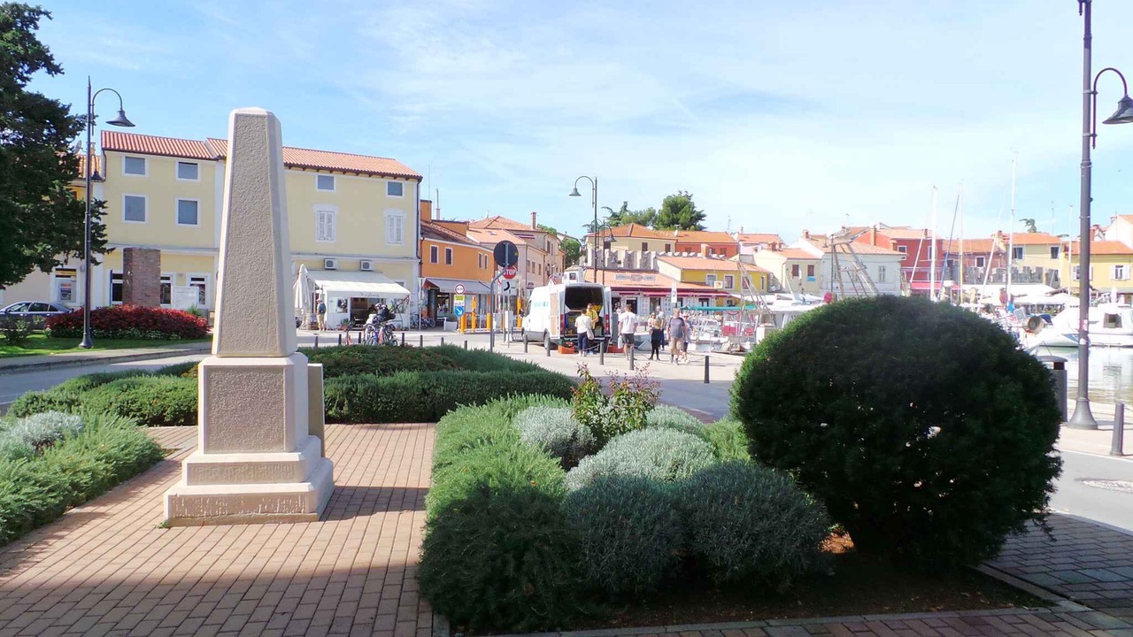 Photo of Others in Petrcane