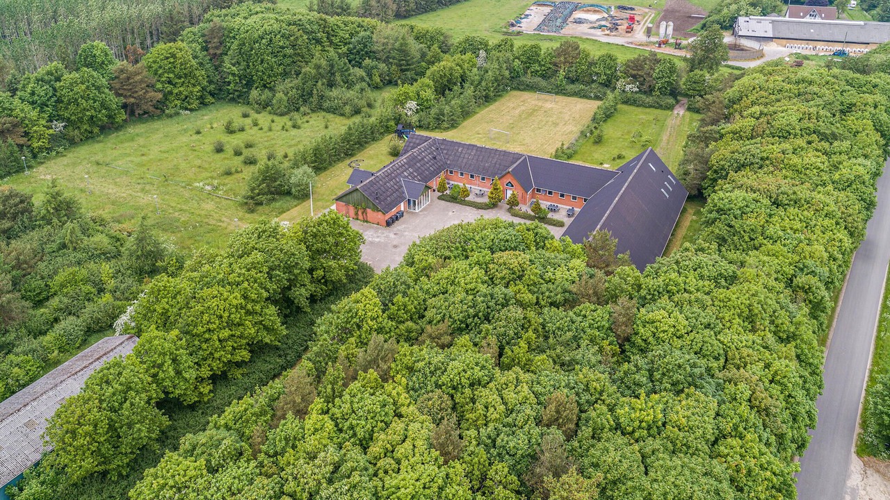 Photo of Others in Lokken