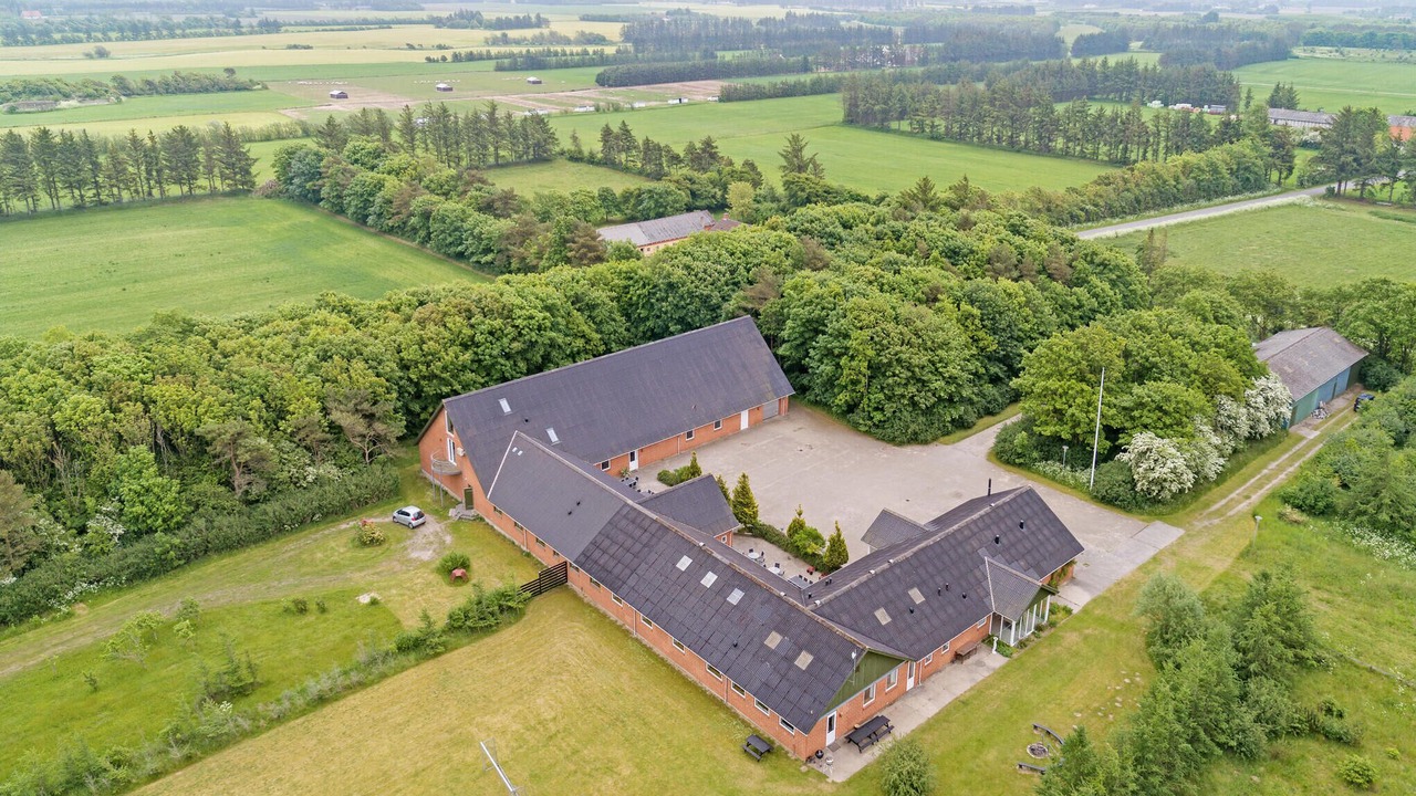 Photo of Others in Lokken