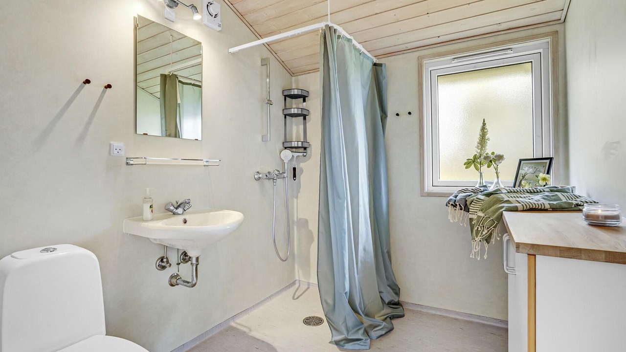 Photo of Bathroom in Mommark Strand