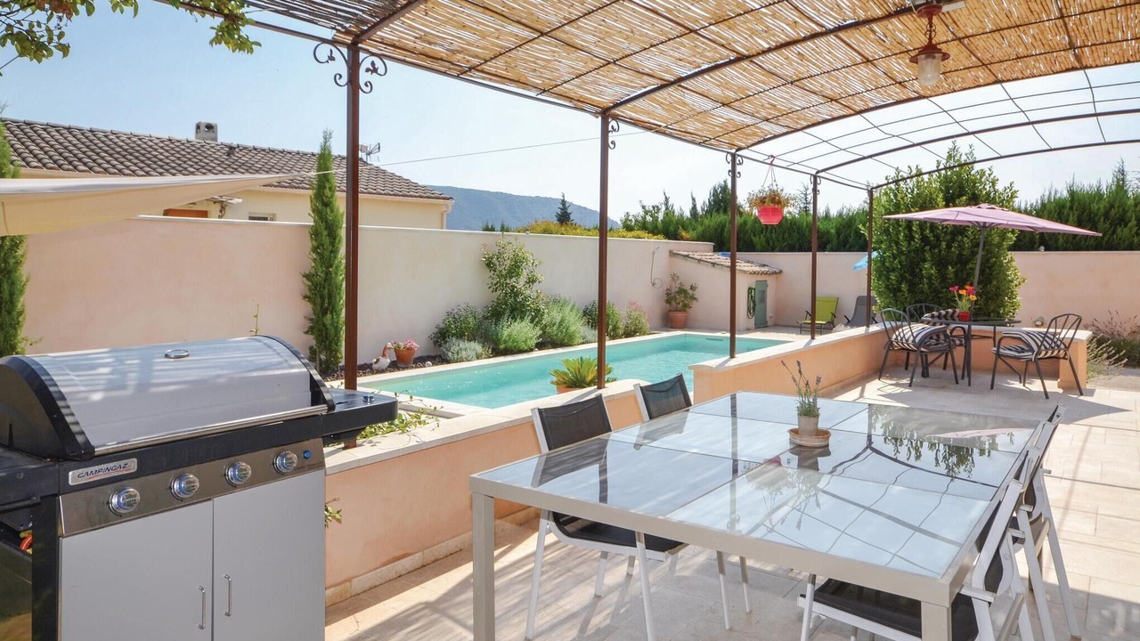 Photo of Others in Maubec