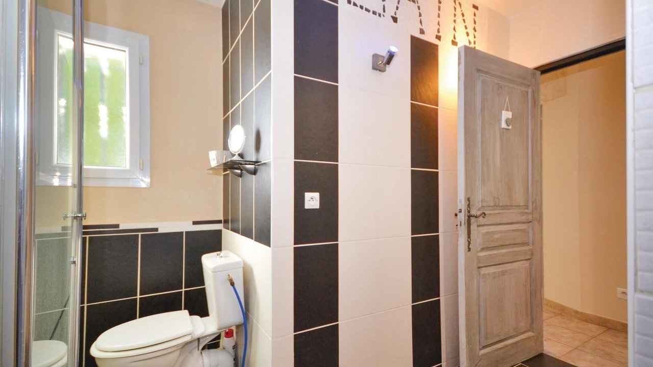 Photo of Bathroom in Maubec