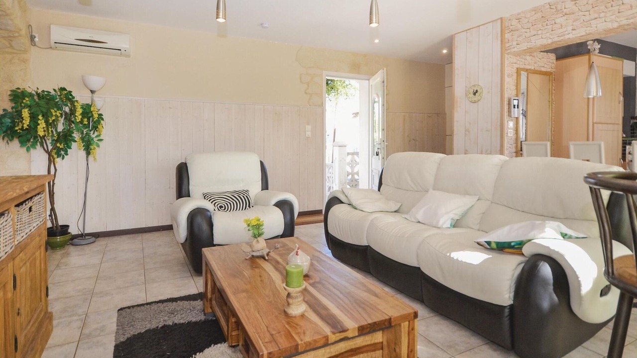 Photo of Bedroom in Maubec