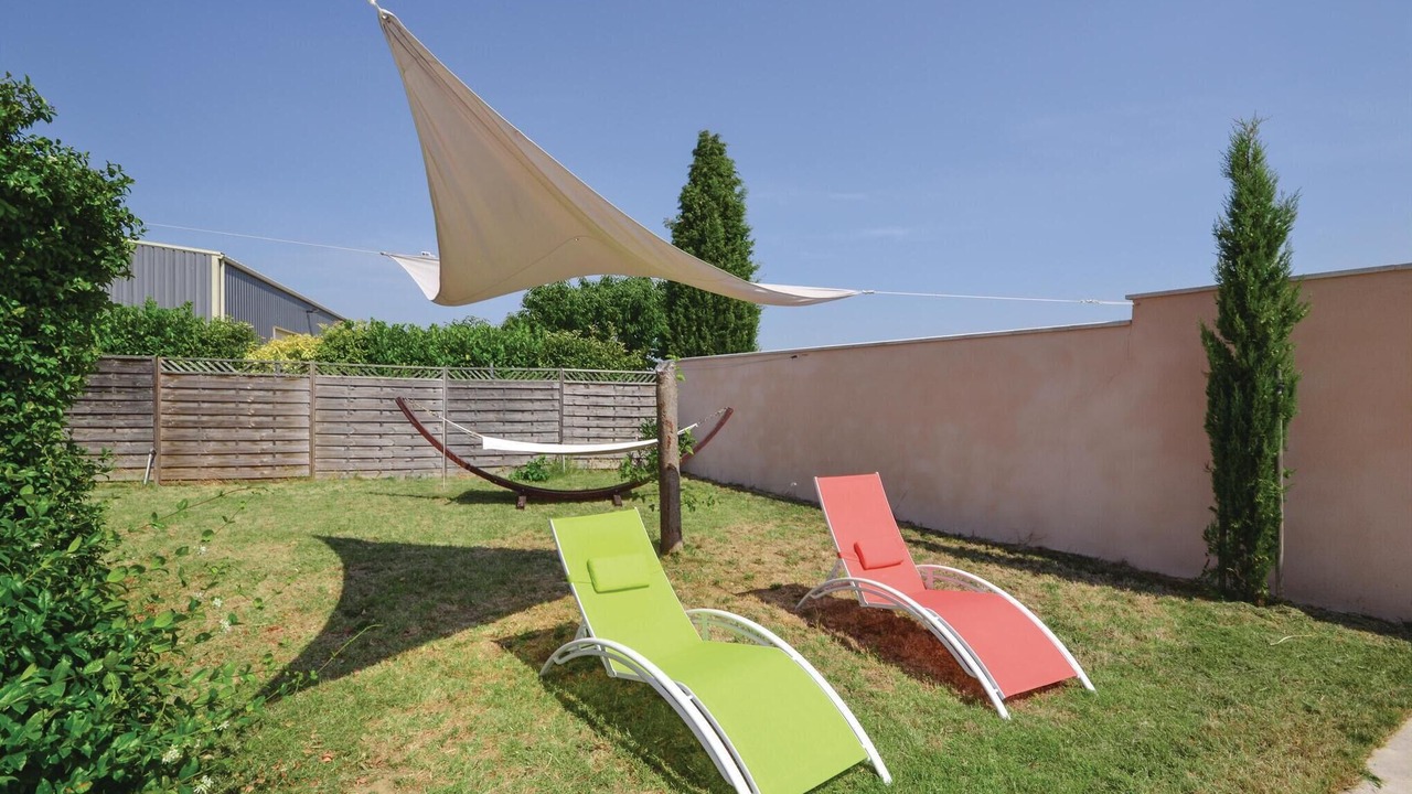 Photo of Others in Maubec